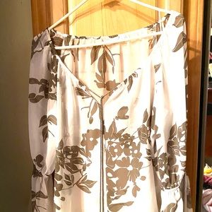 Top, tassels in front and on both sleeves